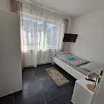 Haus Karlsson Fuer 8 Personen * 알스도르프