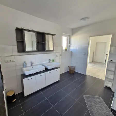 Haus Karlsson Fuer 8 Personen *