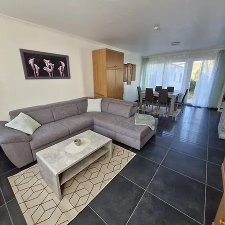 Ferienhaus Haus Karlsson Für 8 Personen Alsdorf