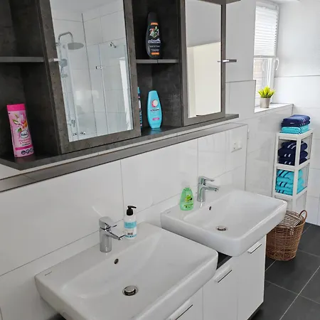 Haus Karlsson Fuer 8 Personen * Alsdorf